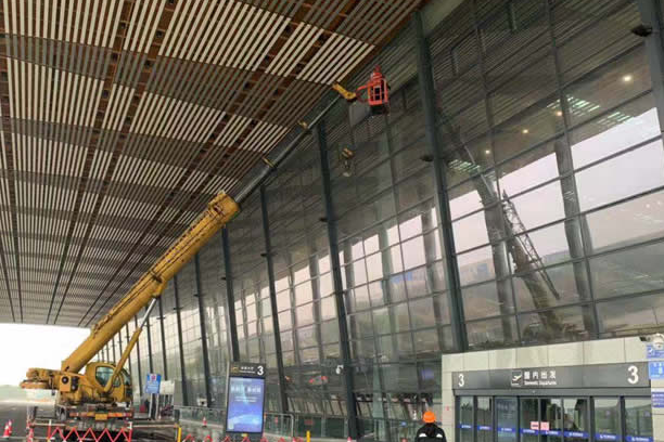 茂南玻璃幕墙维护和保养